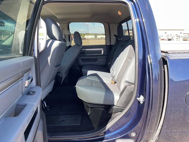 #1312-•-2016-dodge-ram-pickup-truck-(has-mn-salvage-title)-image-26