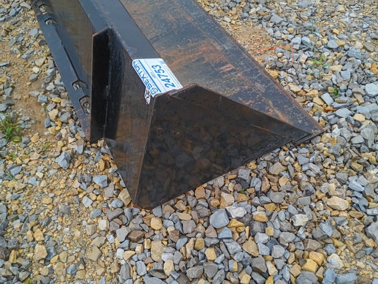 #24753-•-72"-smooth-bucket-skid-steer-attachment-image-11