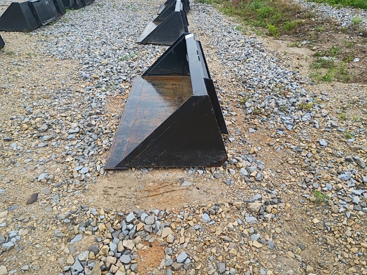 #24753-•-72"-smooth-bucket-skid-steer-attachment-image-2