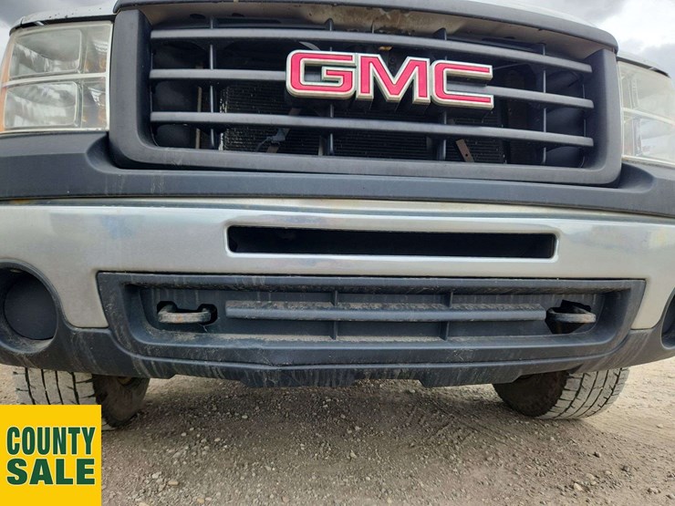 2013-gmc-sierra-1500-image-46