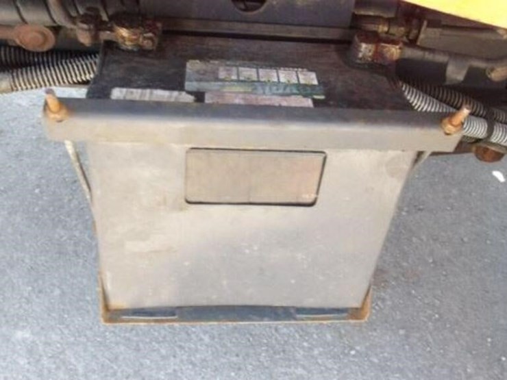 2006-kubota-f3680-image-40