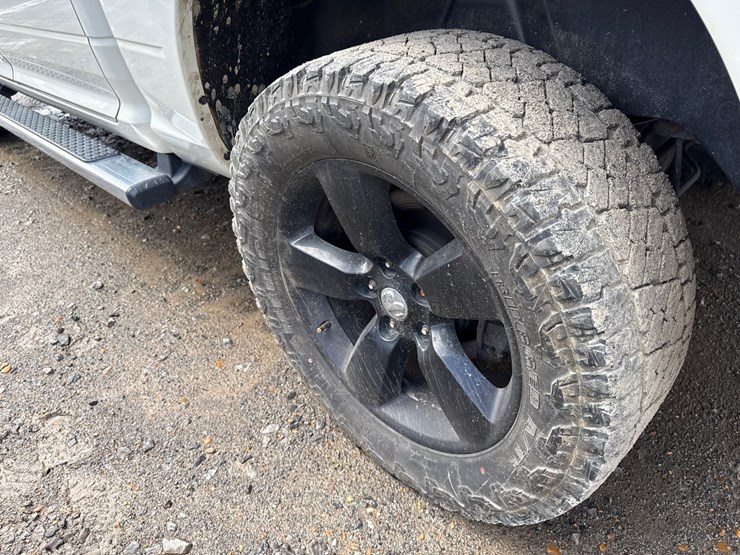 2016-dodge-1500-image-15