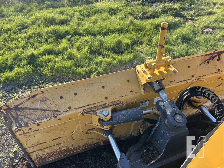 2017-deere-700k-xlt-image-42