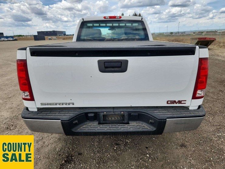 2013-gmc-sierra-1500-image-8