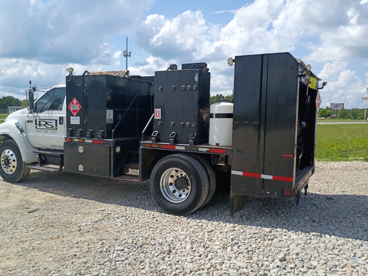 2005-ford-f750-image-4