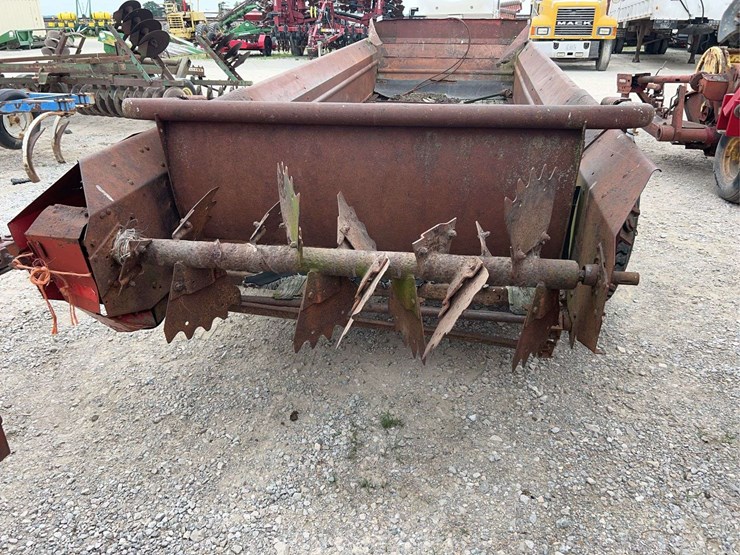 new-holland-679-image-7