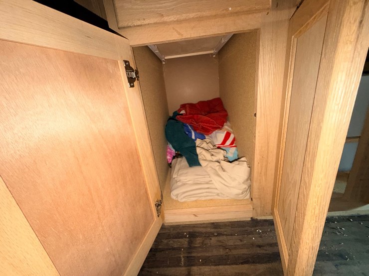 #24061-•-1998-ford-econoline-box-truck-image-97