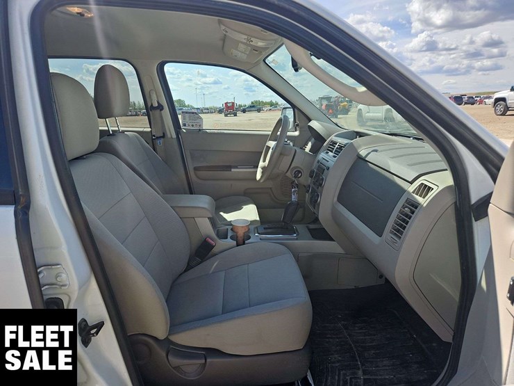 2011-ford-escape-image-17