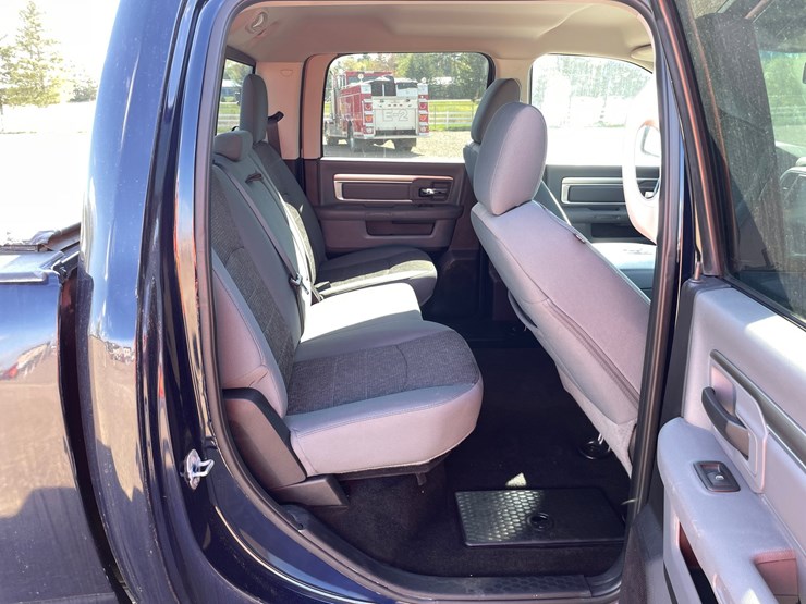 #1312-•-2016-dodge-ram-pickup-truck-(has-mn-salvage-title)-image-33