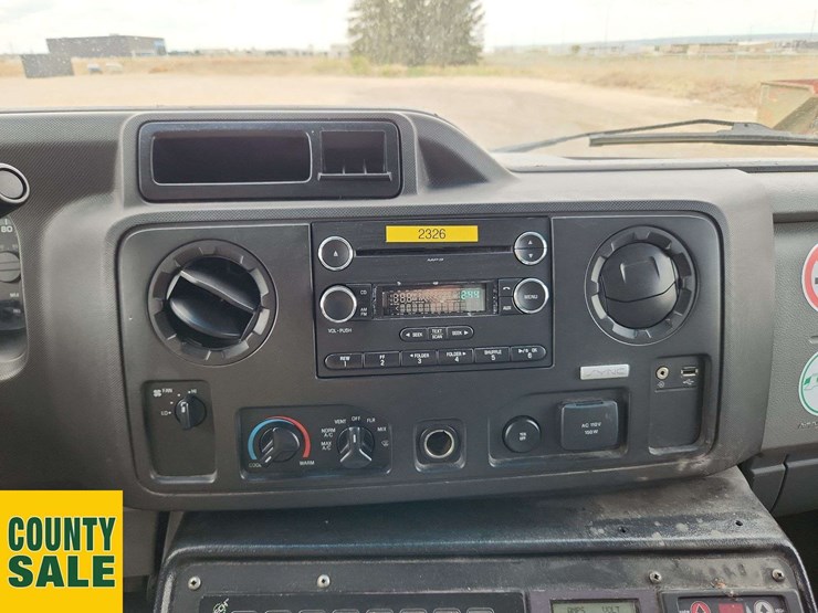 2017-ford-e450-image-30