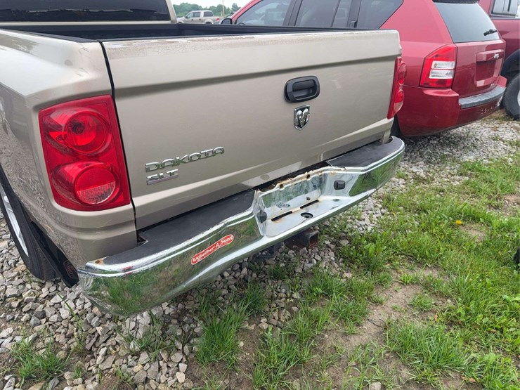 2005-dodge-dakota-slt-image-9