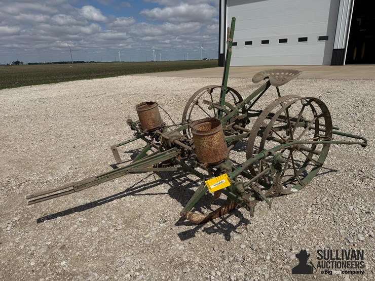 john-deere-2r40-planter-image-1
