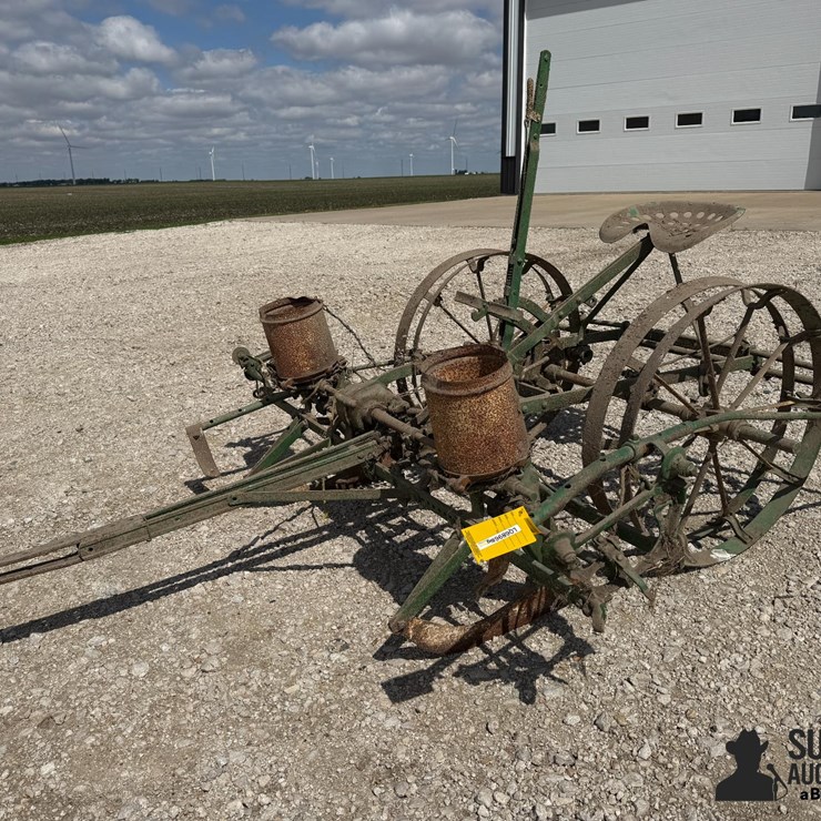 John Deere 2R40 Planter
