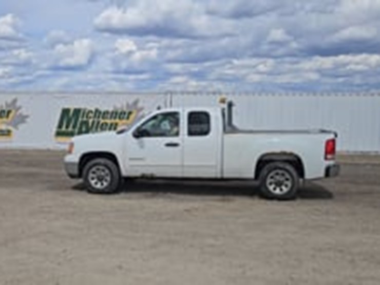 2010-gmc-sierra-1500-image-5