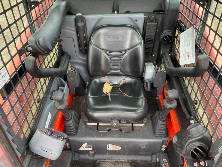 2022-kubota-ssv65-image-38