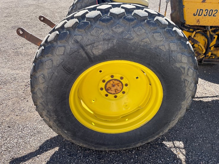 john-deere-302d-image-17