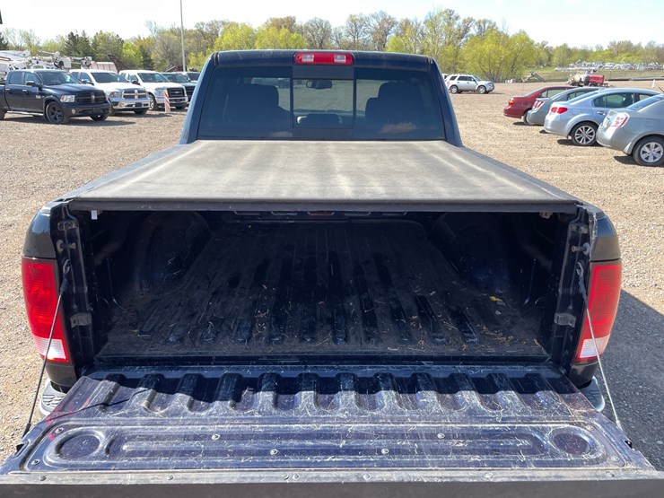 #1312-•-2016-dodge-ram-pickup-truck-(has-mn-salvage-title)-image-32