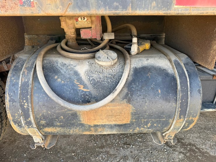 1993-ford-l8000-image-31