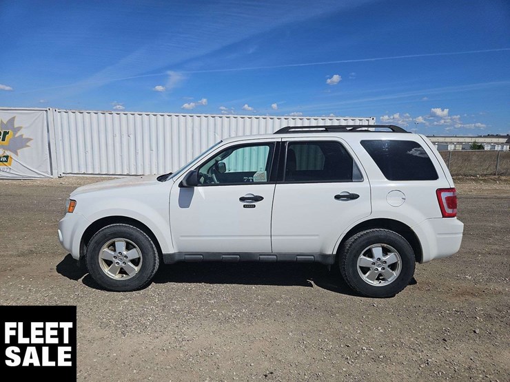 2011-ford-escape-image-8