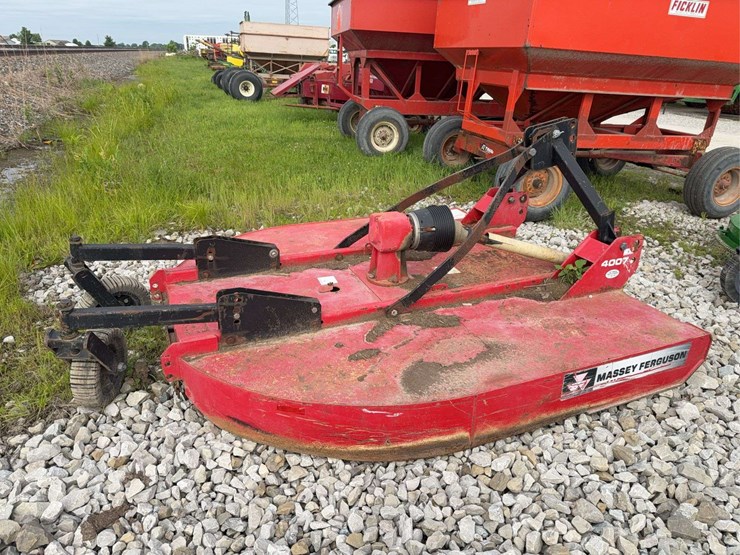 massey-ferguson-4007-image-5