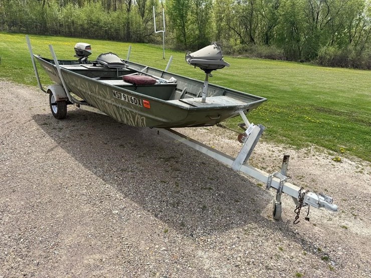 14'-alumacraft-fishing-boat-image-1