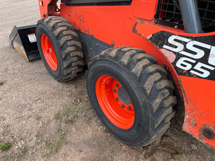 2022-kubota-ssv65-image-21