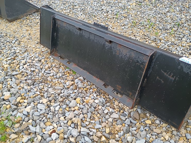 #24751-•-72"-smooth-bucket-skid-steer-attachment-image-9