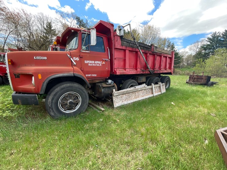 1988-ford-l9000-image-2