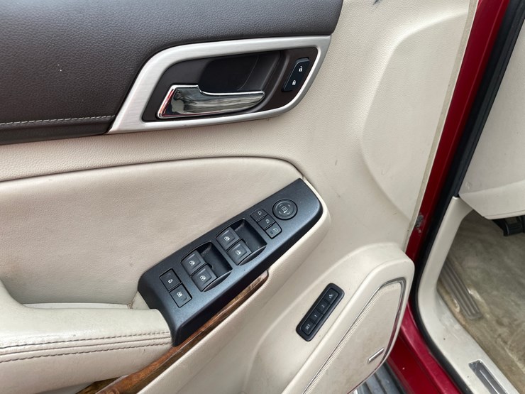 2015-gmc-yukon-denali-image-26