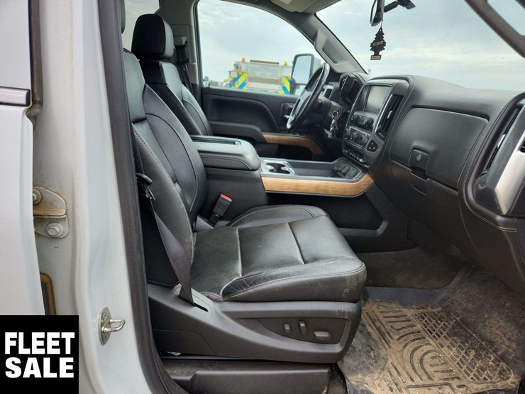 2018-chevrolet-silverado-3500hd-image-26