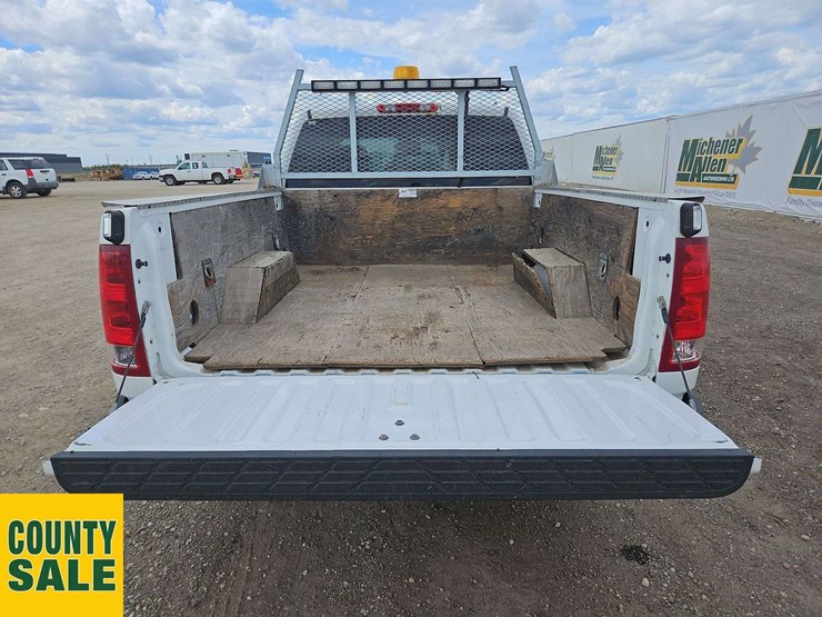 2010-gmc-sierra-1500-image-16