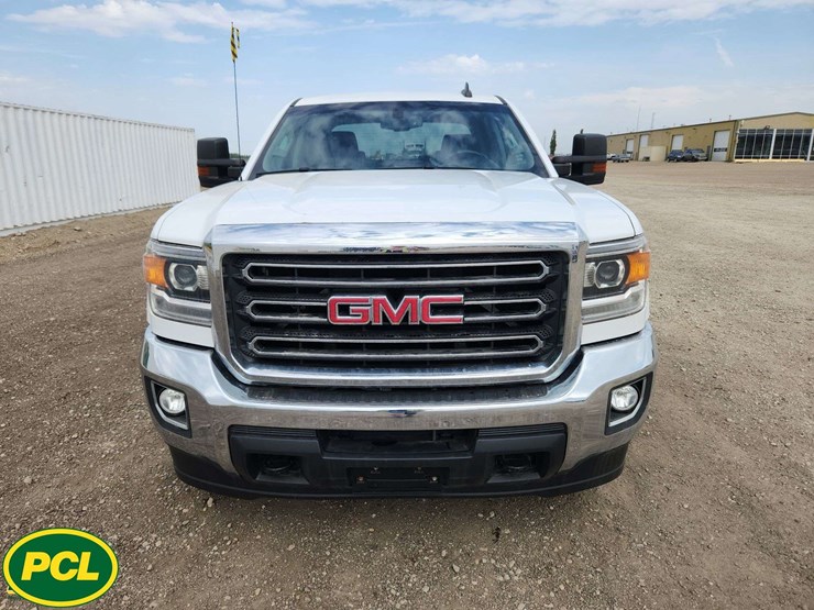 2017-gmc-sierra-2500hd-image-10