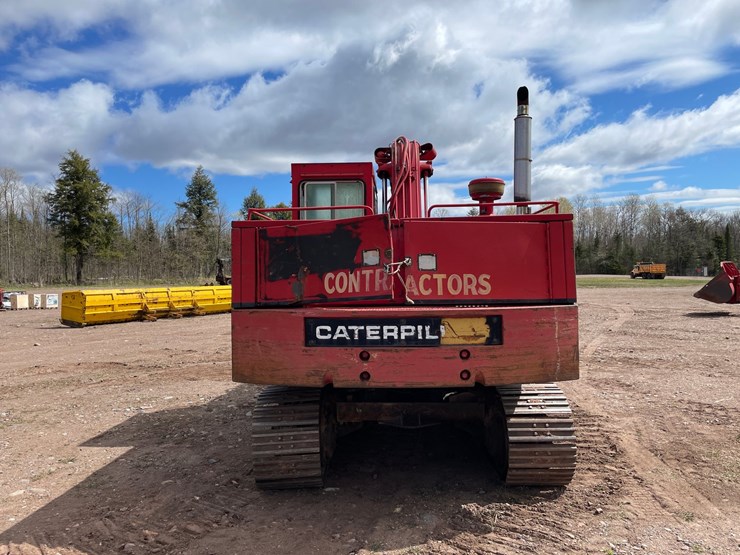 1982-caterpillar-215-image-4