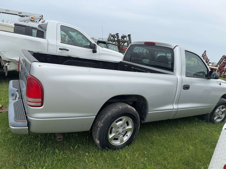 2001-dodge-dakota-image-3
