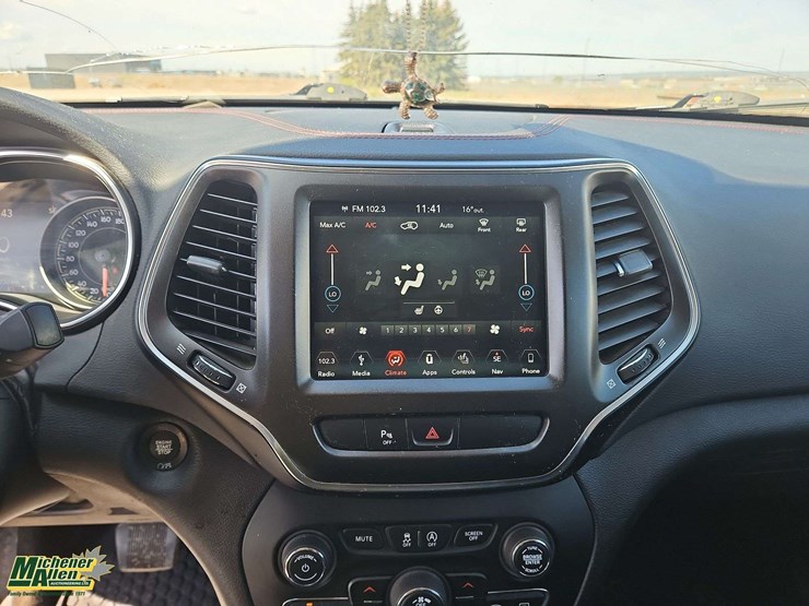 2019-jeep-cherokee-image-24