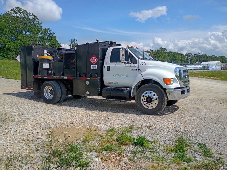 2005-ford-f750-image-12