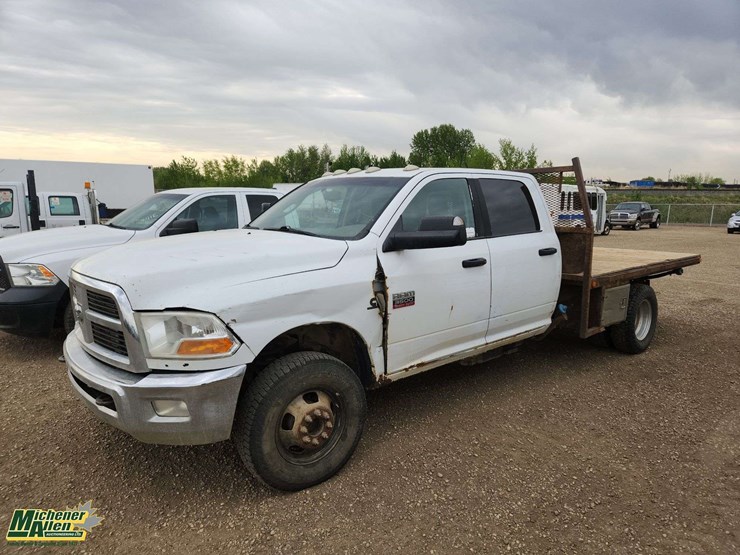 2011-dodge-3500-image-1