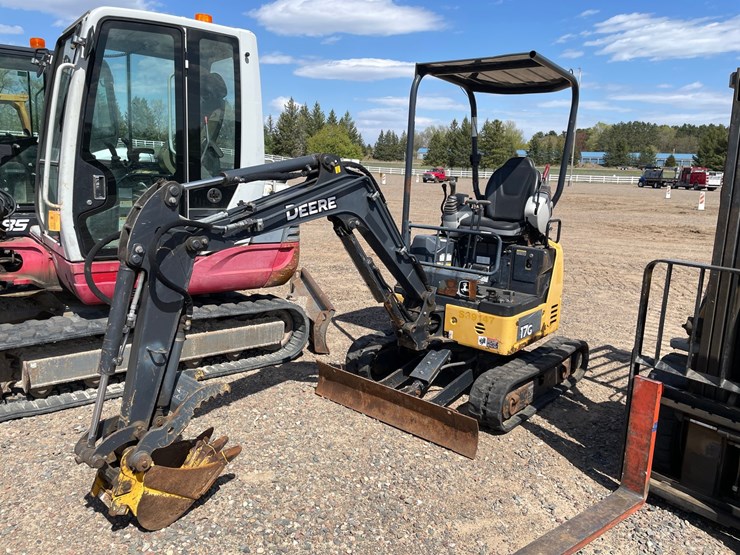 deere-17g-image-1