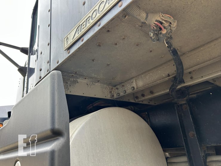 1999-kenworth-t600-image-28