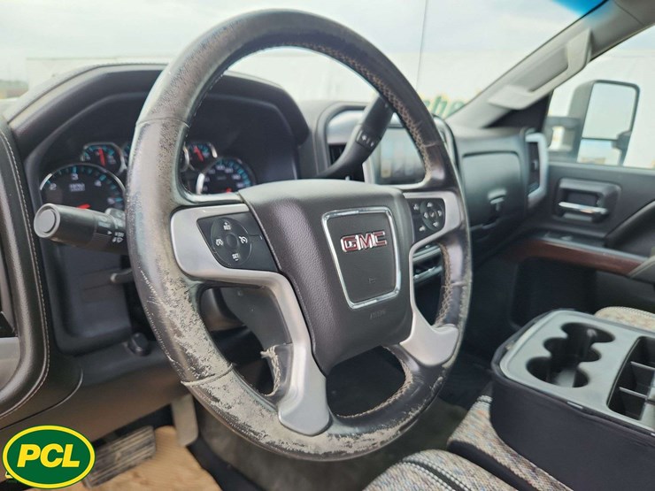 2017-gmc-sierra-2500hd-image-48
