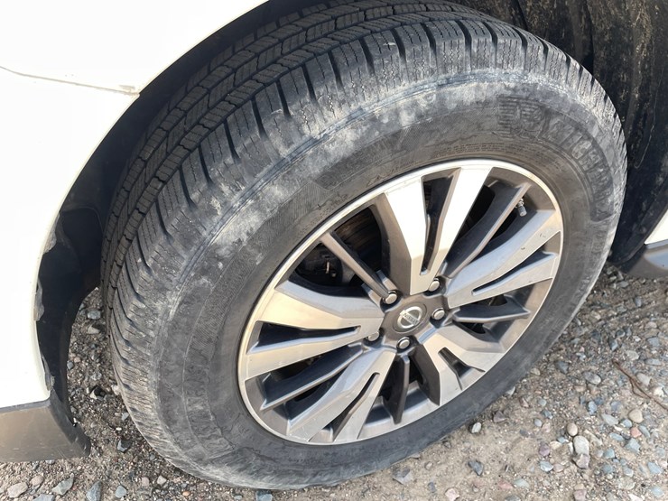 2017-nissan-pathfinder-image-9