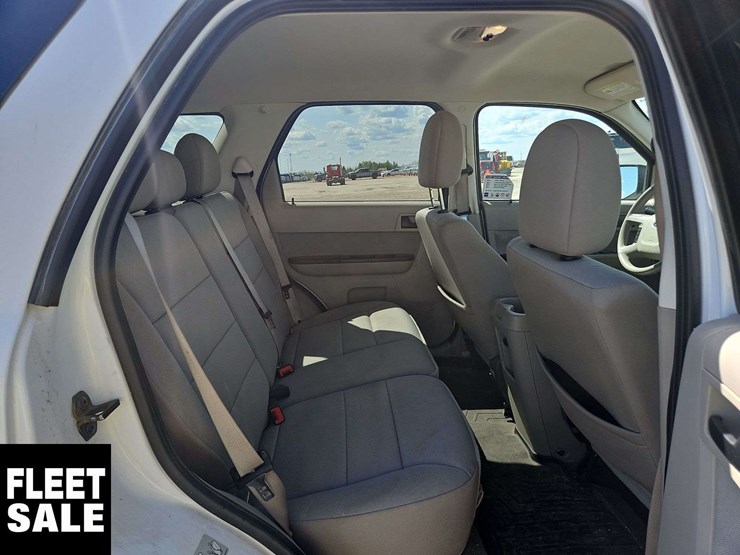 2011-ford-escape-image-18