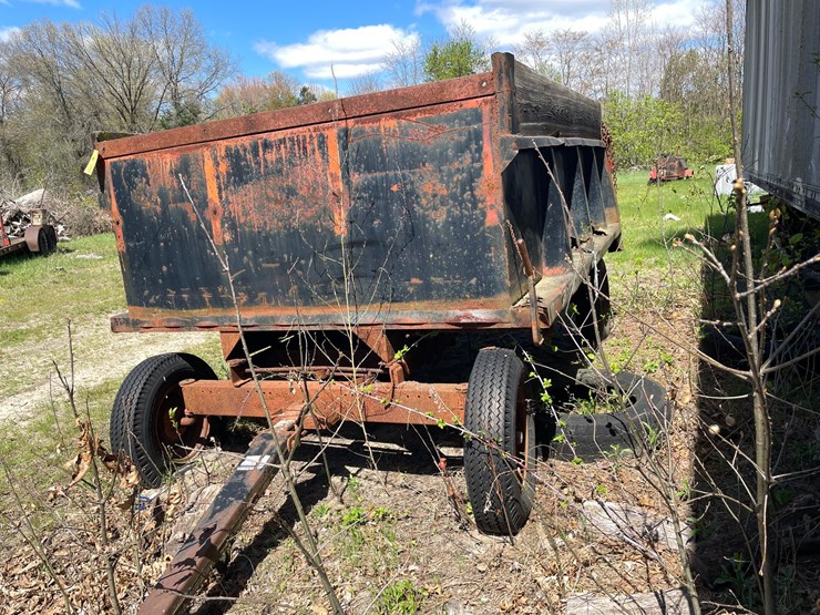 #2833-•-truck-box-on-running-gear-(or)-image-3