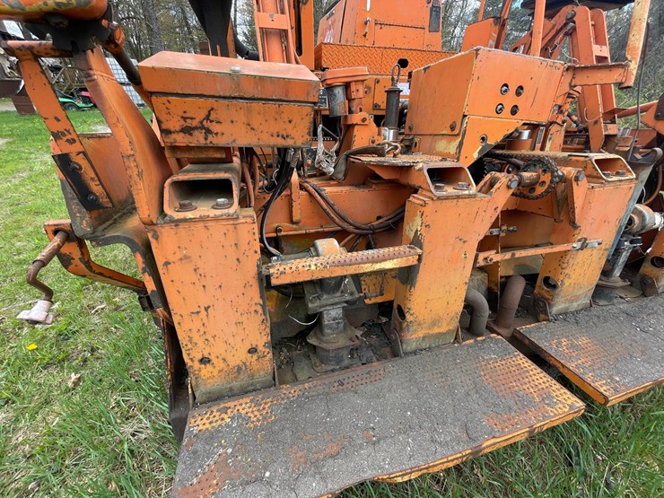 #2869-•-blaw-knox-paver-(or)-image-13