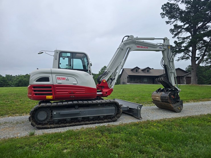 2024-takeuchi-tb290-image-25