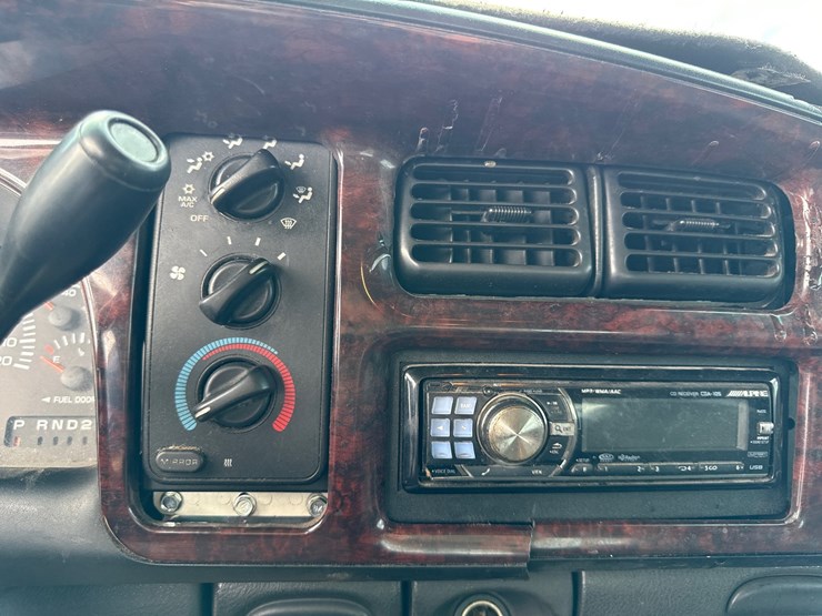 2001-dodge-2500-image-50