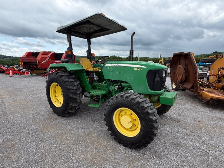 john-deere-5045e-image-2