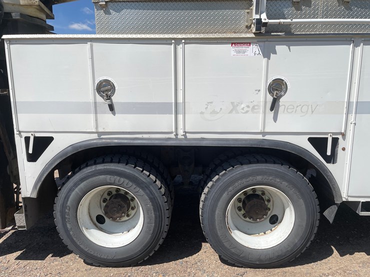 2013-international-durastar-4400-image-38