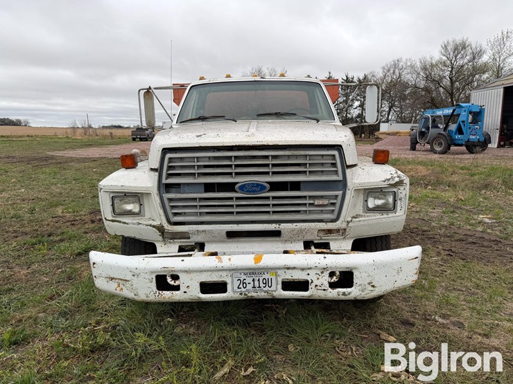 1984-ford-f700-image-2