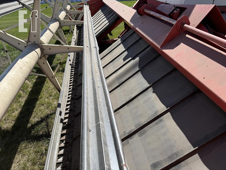 hesston-6400-image-9